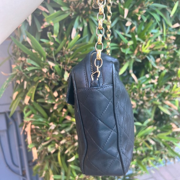 Authentic Chanel CC black lambskin quilted diagonal run lock flap camera bag - Picture 2 of 16